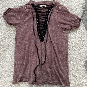 Cute laced collar tee